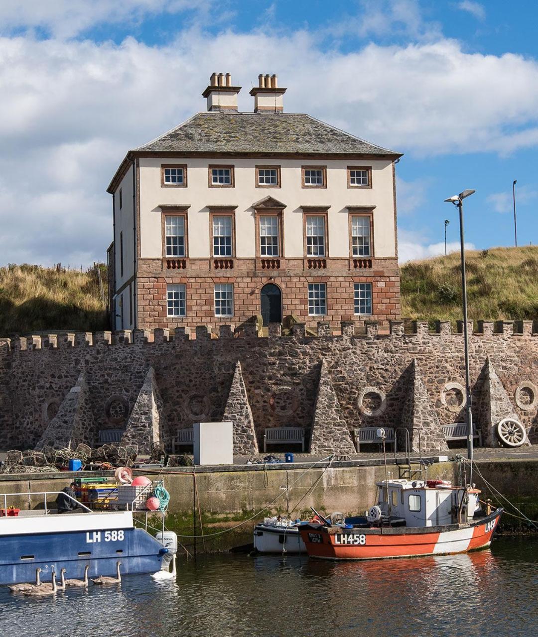 Merchant'S House - Large Two Floor Apartment!! Sleeps Up To 11 People, First Floor Available Separately, Sleeping 2 People At A Reduced Rate!!! Eyemouth Extérieur photo